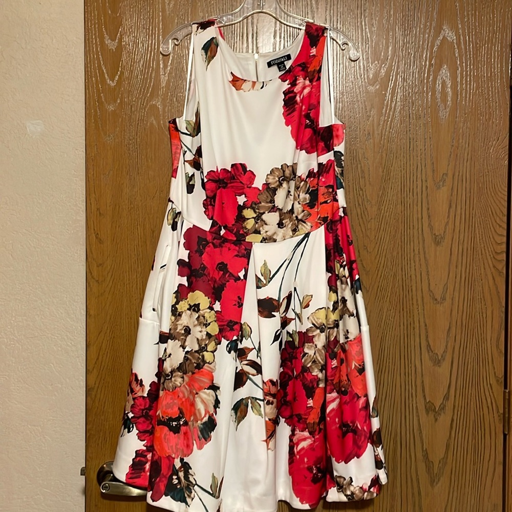 Roz & Ali 14W Sleeveless Flower Dress